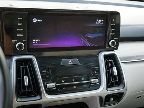 Used 2022 Kia Sorento EX w/ Panoramic Sunroof Package FWD image 20