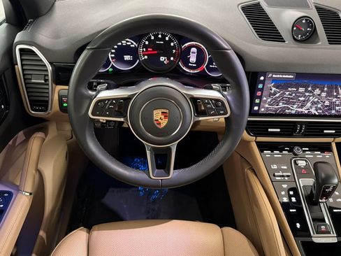 Used 2023 Porsche Cayenne Platinum Edition AWD/4WD image 14