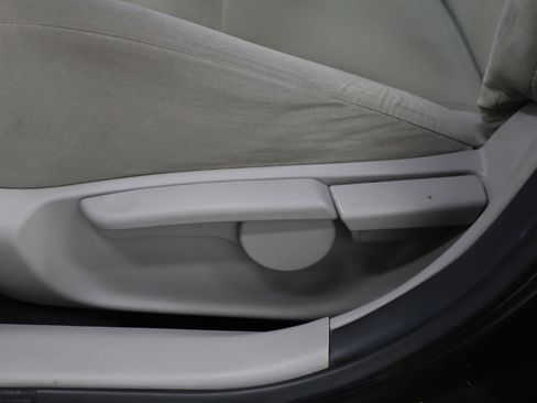 Used 2010 Toyota Corolla LE image 22