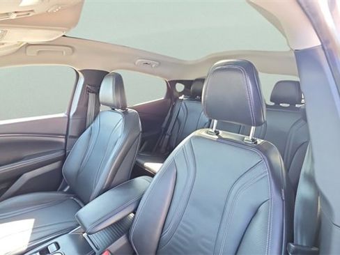 Used 2022 Ford Mustang Mach-E Premium image 23