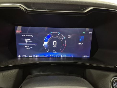 Used 2024 Chevrolet Colorado Z71 w/ Z71 Convenience Package 2 image 11