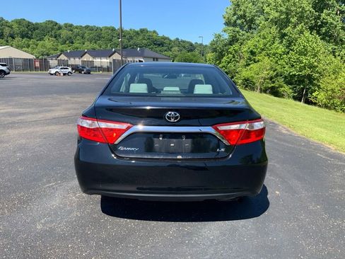 Used 2017 Toyota Camry LE FWD image 11
