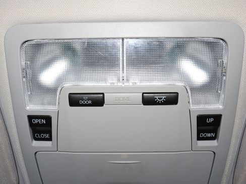 Used 2016 Toyota Avalon XLE Premium image 30