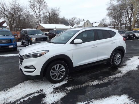 Used 2016 Hyundai Tucson SE w/ Option Group 02 image 1