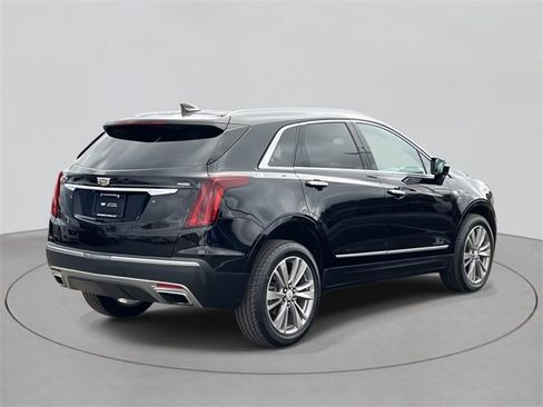 Certified 2022 Cadillac XT5 Premium Luxury image 5