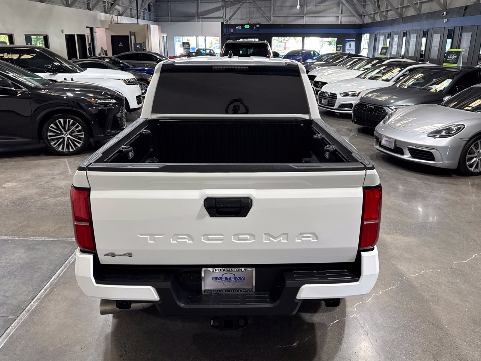 Used 2025 Toyota Tacoma SR5 AWD/4WD image 14