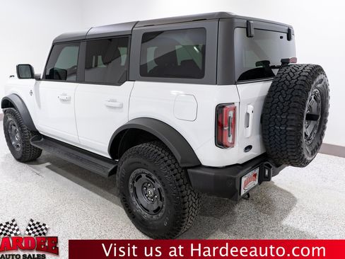 Used 2025 Ford Bronco Outer Banks w/ Sasquatch Package AWD/4WD image 3