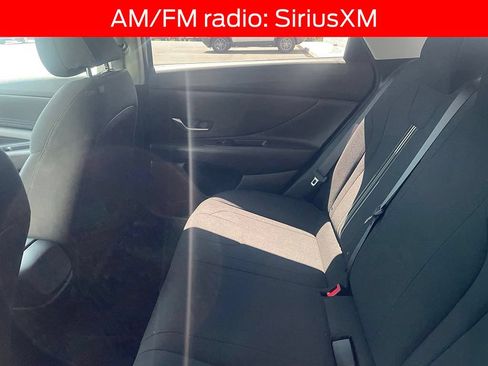 Used 2022 Hyundai Elantra SEL FWD image 8