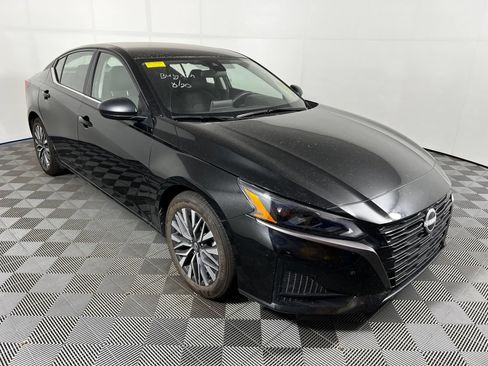 Used 2026 Nissan Altima 2.5 SV FWD image 3