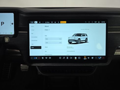 Used 2024 Rivian R1S Adventure AWD/4WD image 27