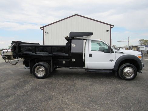 Used 2015 Ford F550 2WD Regular Cab Super Duty image 2