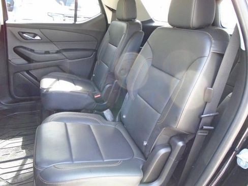 Used 2019 Chevrolet Traverse LT w/ LT Premium Package AWD/4WD image 19