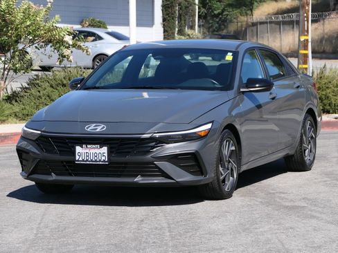 Used 2025 Hyundai Elantra Sport w/ Cargo Package FWD image 7