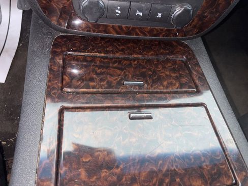 Used 2011 GMC Yukon XL Denali image 11