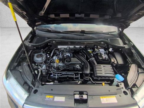 Used 2024 Volkswagen Taos SE FWD image 21