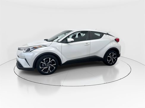 Used 2018 Toyota C-HR XLE image 4