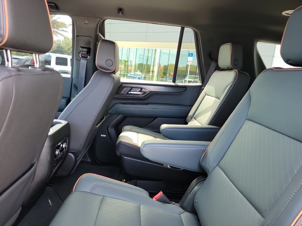 Used 2026 GMC Yukon AT4 w/ Premium Trailering Package AWD/4WD image 16