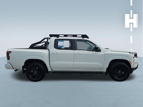 Used 2023 Nissan Frontier SV w/ Midnight Edition Package AWD/4WD image 3