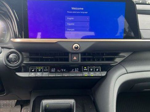 Certified 2025 Toyota Crown Platinum AWD/4WD image 9