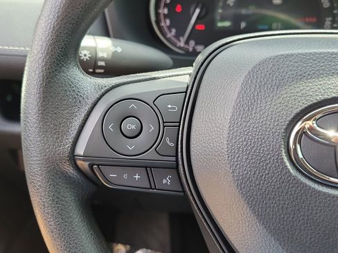 Used 2025 Toyota RAV4 LE image 5
