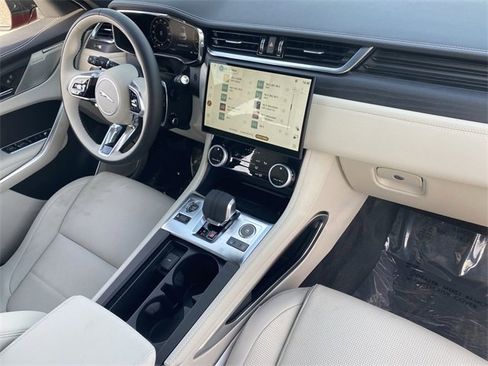 Used 2025 Jaguar F-PACE R-Dynamic S image 12