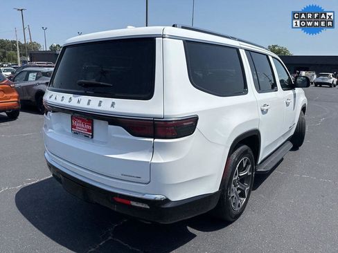 Used 2023 Jeep Wagoneer Series III w/ Preferred Equipment Group image 7