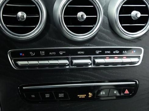 Used 2022 Mercedes-Benz GLC 300 w/ Premium Package Lite image 20