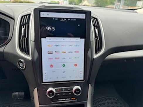 Used 2024 Ford Edge SEL image 14