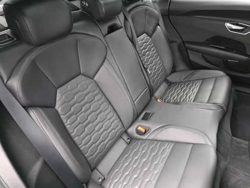 Used 2022 Audi e-tron GT Prestige AWD/4WD image 26