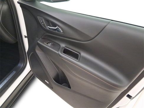 Used 2018 Chevrolet Equinox Premier image 15