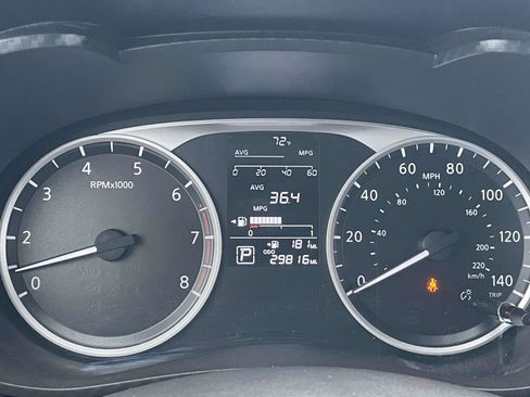 Used 2025 Nissan Versa S FWD image 20