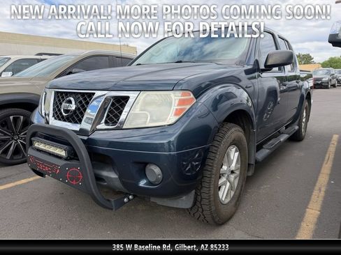 Used 2018 Nissan Frontier SV image 1