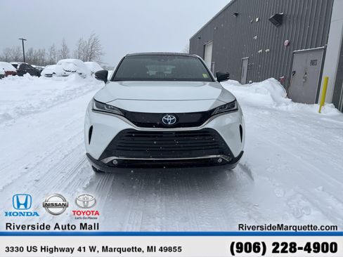 Used 2024 Toyota Venza Nightshade image 2