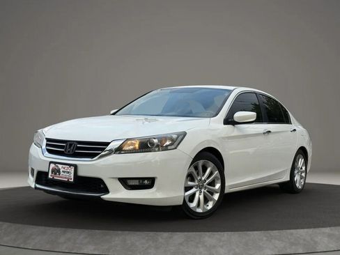 Used 2015 Honda Accord Sport image 3