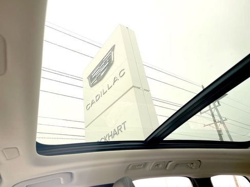 Used 2025 Volvo XC60 B5 Plus image 32