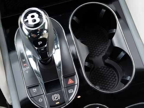 New 2025 Bentley Bentayga V8 image 36