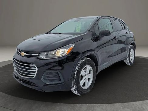 Used 2020 Chevrolet Trax LS w/ Tint and Cruise Package AWD/4WD image 3