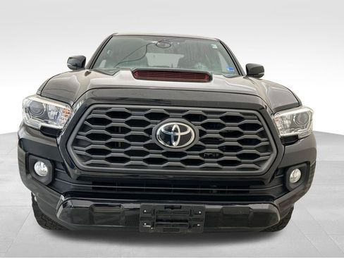 Used 2020 Toyota Tacoma TRD Sport w/ Technology Package AWD/4WD image 10