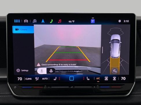 New 2025 Volkswagen Tiguan SE image 23