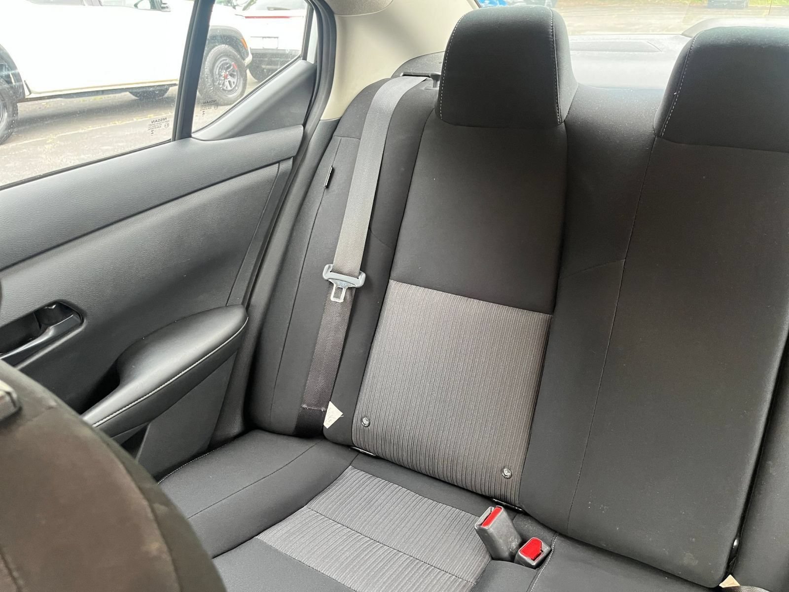 Used 2025 Nissan Sentra SV FWD image 40