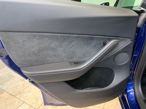 Used 2025 Tesla Model Y Performance image 45