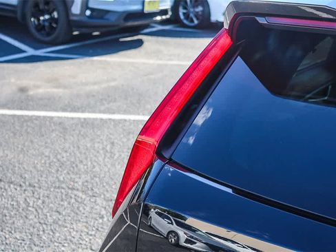 Used 2023 Kia Niro EX image 8