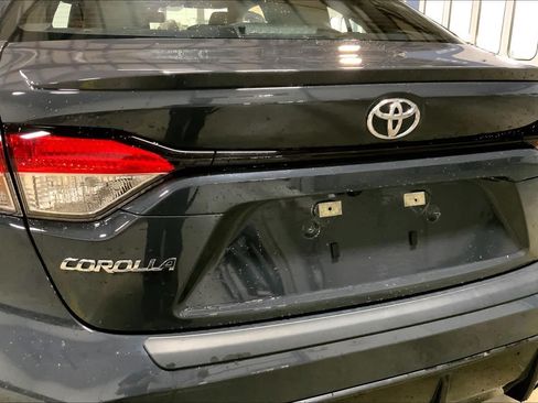 Used 2025 Toyota Corolla SE w/ Convenience Package FWD image 31