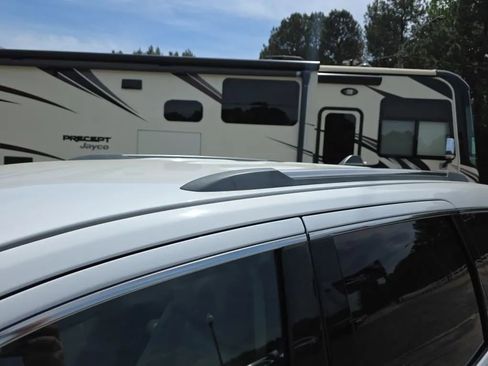 Used 2019 Jeep Grand Cherokee Limited image 14