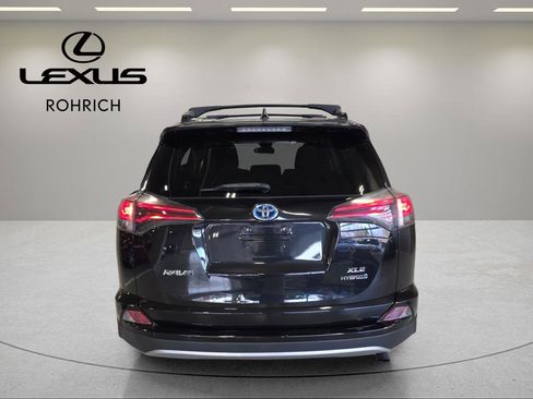 Used 2017 Toyota RAV4 XLE image 6