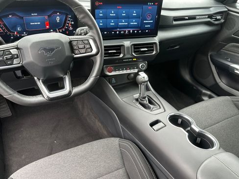 Used 2025 Ford Mustang Coupe RWD image 13