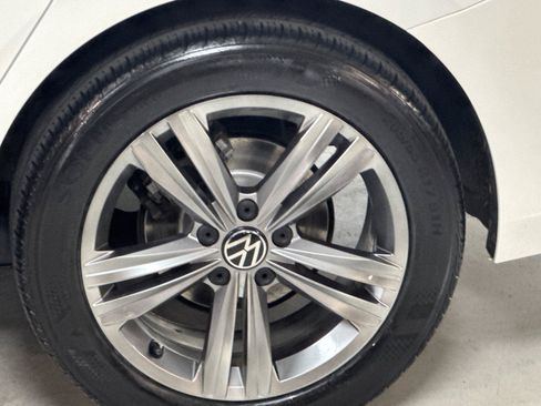 Used 2023 Volkswagen Jetta SE w/ Panoramic Sunroof Package FWD image 23