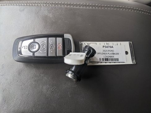 Used 2020 Ford Explorer Platinum w/ Premium Technology Package image 34