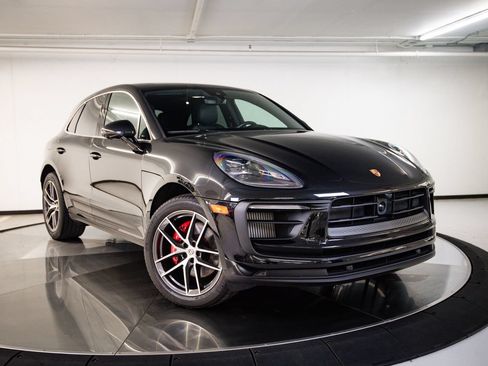 Certified 2023 Porsche Macan S AWD/4WD image 9