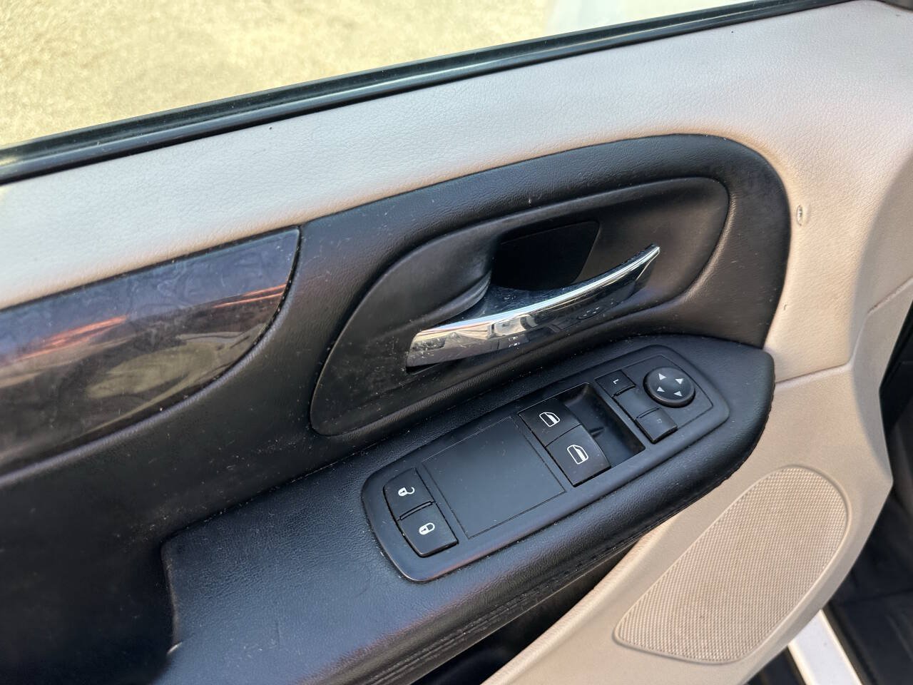 Used 2015 RAM C/V Tradesman FWD image 18